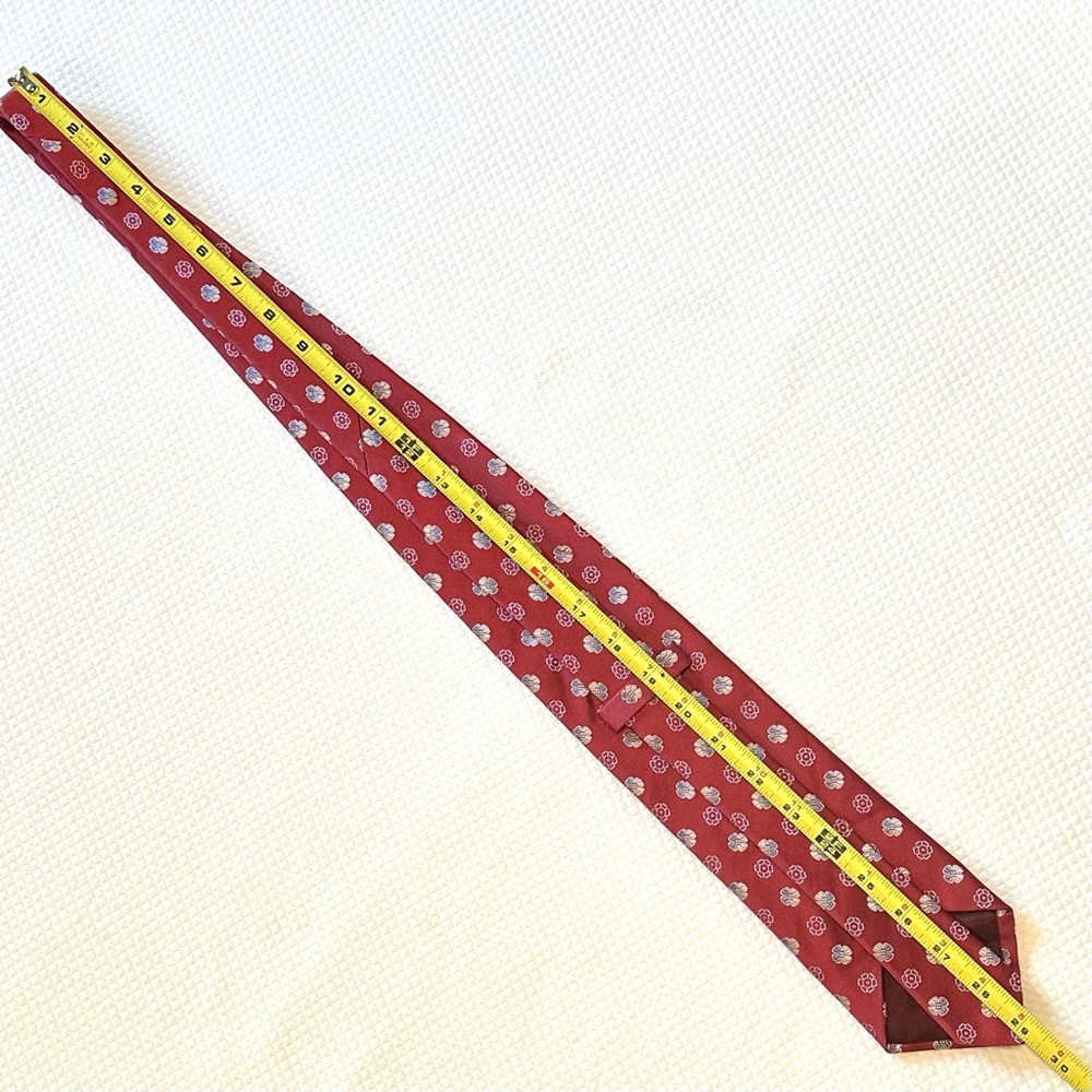 Ermenegildo Zegna 100% Silk Red with Floral Patterned Tie Perfect for Valentines - Picture 5 of 6